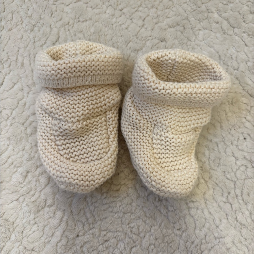 GAP Cream Knit Baby Booties